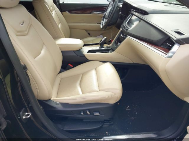 1GYKNCRS2KZ247559 Cadillac XT5 LUXURY