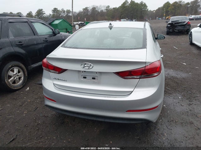 5NPD84LF8JH362440 Hyundai ELANTRA SEL