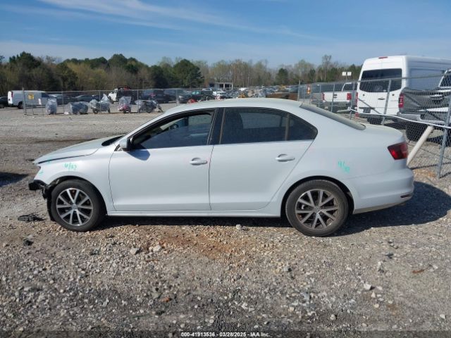 3VWDB7AJ7JM239794 Volkswagen Jetta 1.4t Se/1.4t Wolfsburg Edition