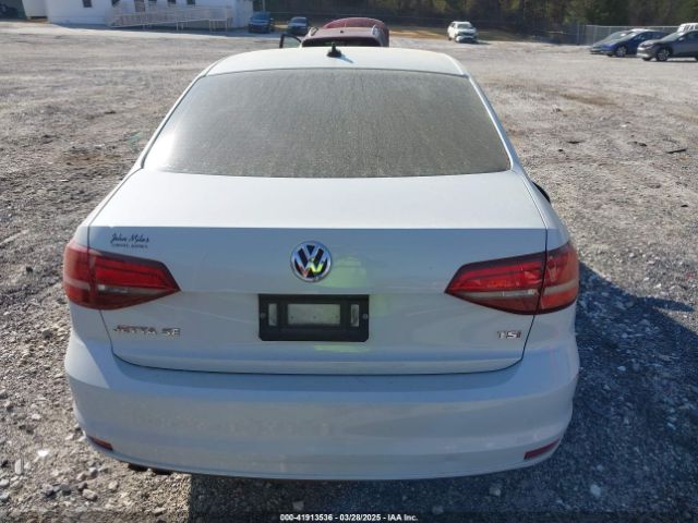 3VWDB7AJ7JM239794 Volkswagen Jetta 1.4t Se/1.4t Wolfsburg Edition