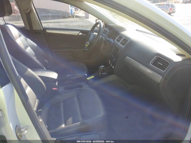3VWDB7AJ7JM239794 Volkswagen Jetta 1.4t Se/1.4t Wolfsburg Edition