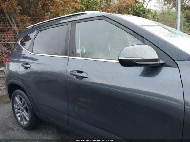 KNDEU2AA7M7161035 KIA SELTOS S