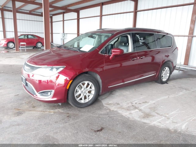 Chrysler Pacifica Touring L 2020 2C4RC1BG0LR276929 Image 2