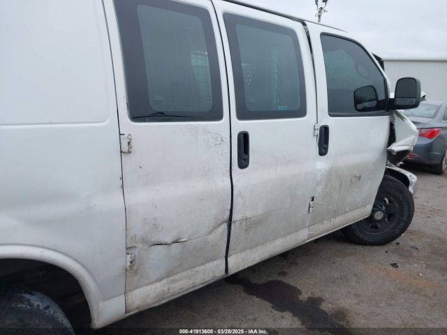 1GCWGFCB1E1113057 Chevrolet Express 2500 Work Van