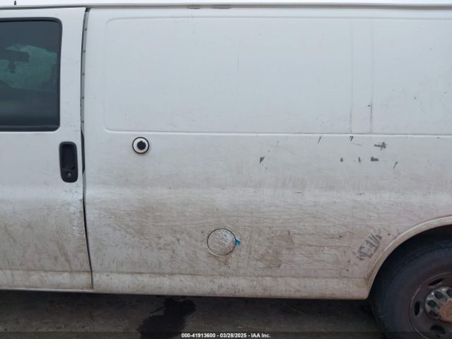 1GCWGFCB1E1113057 Chevrolet Express 2500 Work Van
