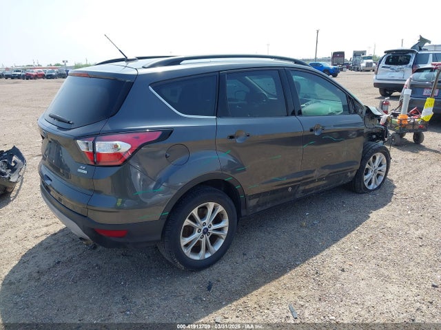 1FMCU0GD5JUB11305 Ford ESCAPE SE