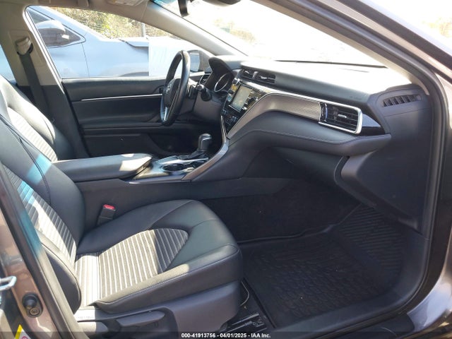 4T1B11HK3JU518806 Toyota CAMRY SE