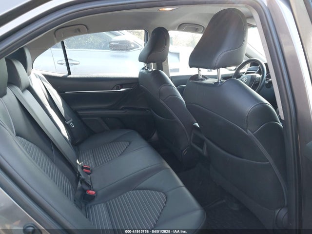 4T1B11HK3JU518806 Toyota CAMRY SE