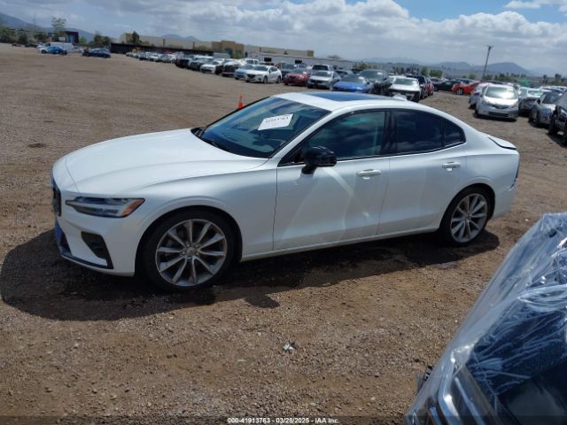 7JR102FZ4MG108772 Volvo S60 T5 Momentum