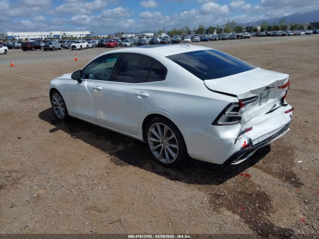 7JR102FZ4MG108772 Volvo S60 T5 Momentum