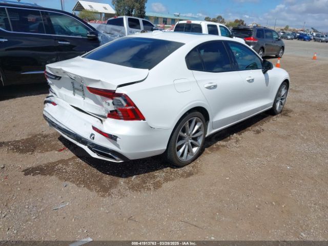 7JR102FZ4MG108772 Volvo S60 T5 Momentum