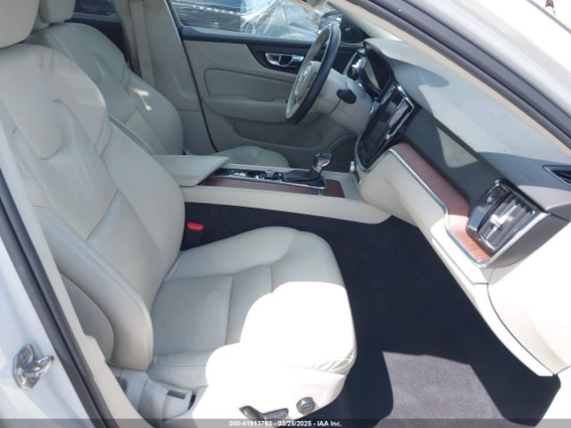 7JR102FZ4MG108772 Volvo S60 T5 Momentum
