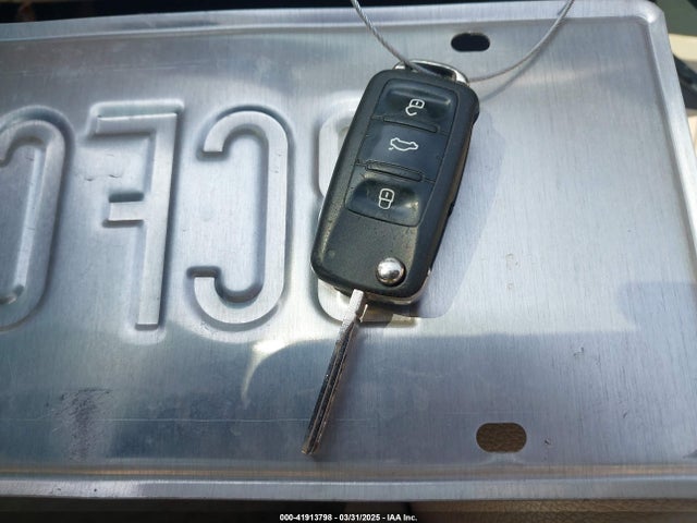 3VWD07AJ4EM292979 Volkswagen Jetta 1.8t Se