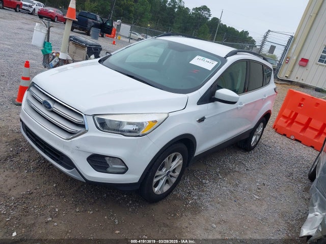1FMCU0GD6JUC11056 Ford ESCAPE SE