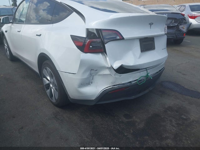 2023 TESLA MODEL Y 7SAYGDEE5PA147680 Photo 5