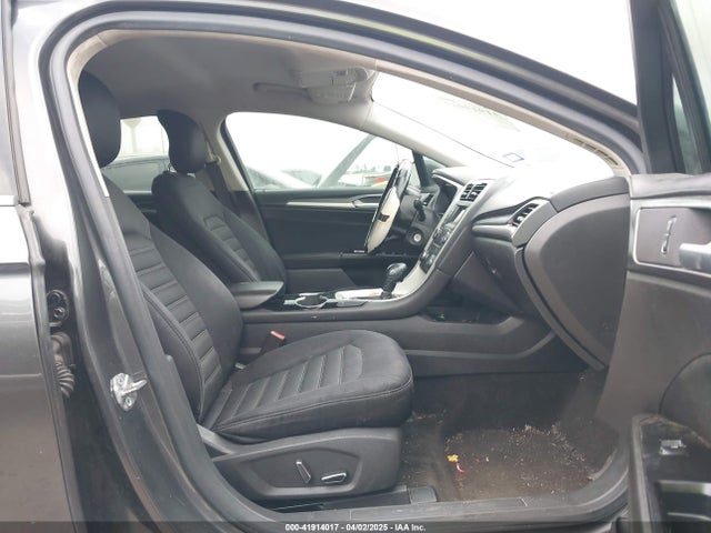 1FA6P0H75F5104055 Ford FUSION SE
