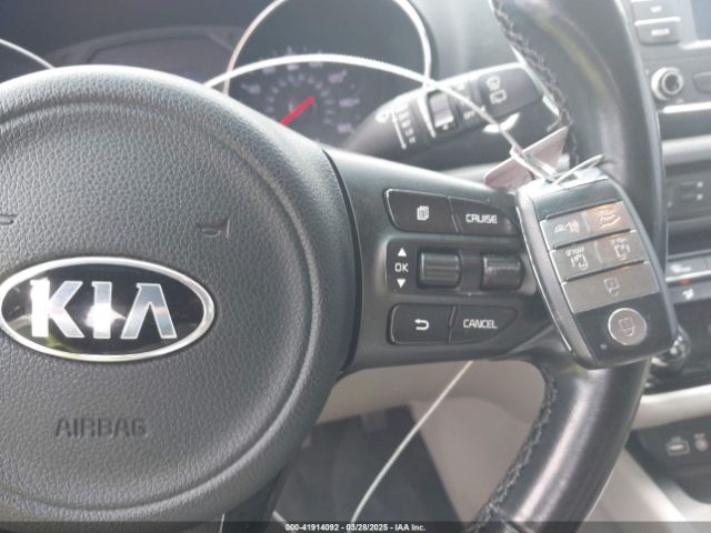 KNDMB5C16H6237873 KIA SEDONA LX