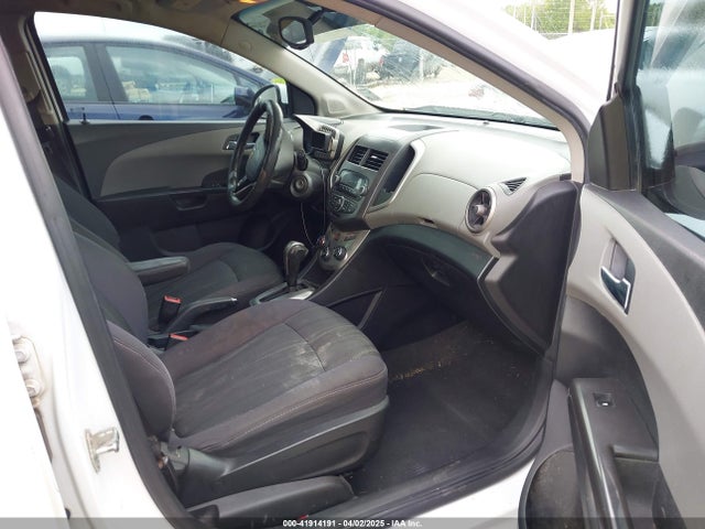 1G1JC6SH5E4107572 Chevrolet Sonic Lt Auto
