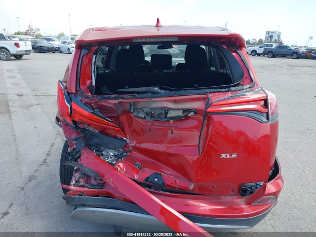 2T3WFREV0HW389571 Toyota Rav4 Xle