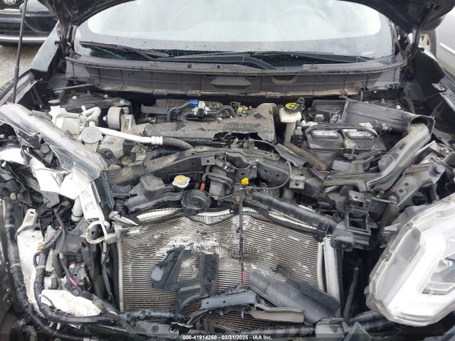 JN8AT2MT4HW132140 Nissan ROGUE SV