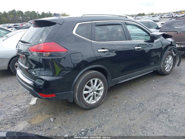 JN8AT2MT4HW132140 Nissan ROGUE SV