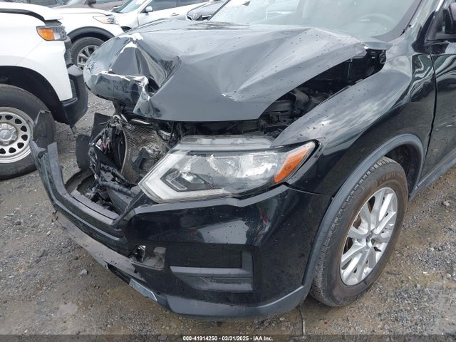 JN8AT2MT4HW132140 Nissan ROGUE SV