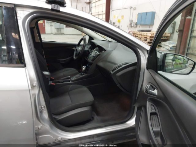 1FADP3F28FL231684 Ford FOCUS SE