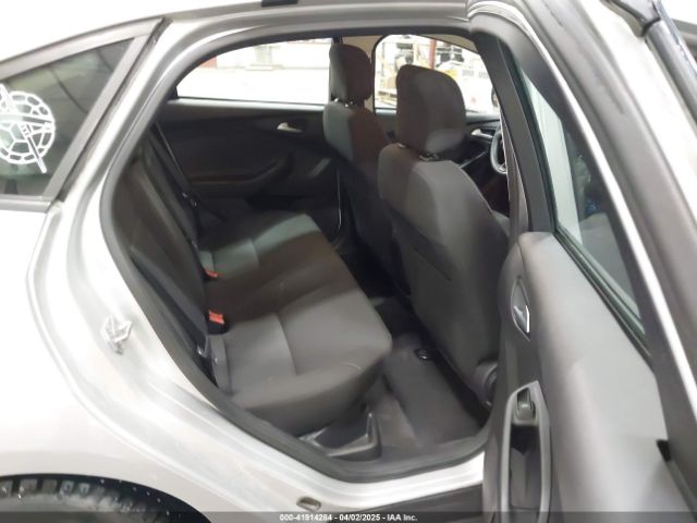 1FADP3F28FL231684 Ford FOCUS SE