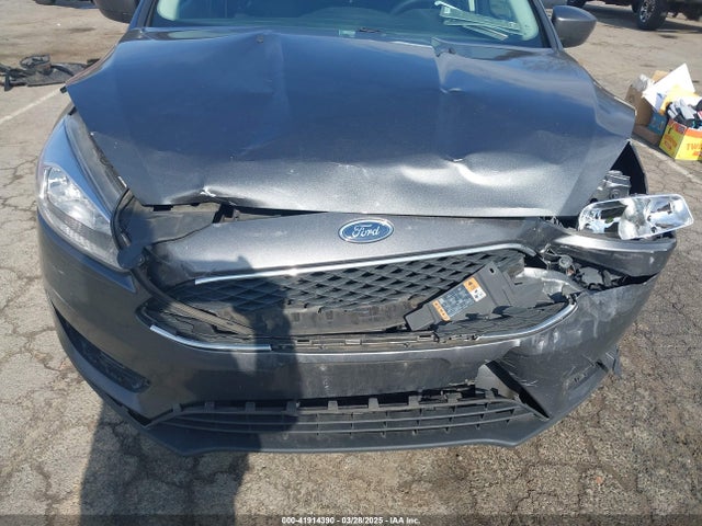 1FADP3F25JL306401 Ford FOCUS SE