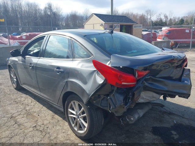 1FADP3F25JL306401 Ford FOCUS SE