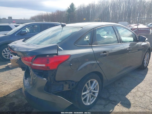 1FADP3F25JL306401 Ford FOCUS SE