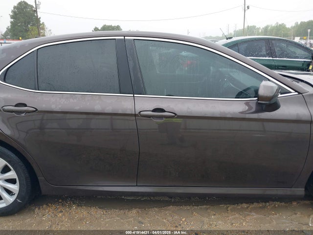 4T1C11AK1LU320677 Toyota CAMRY LE