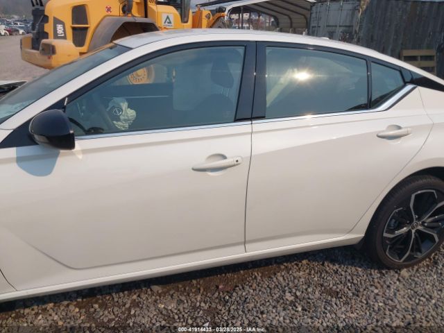 1N4BL4CW0RN349978 Nissan Altima Sr Intelligent Awd
