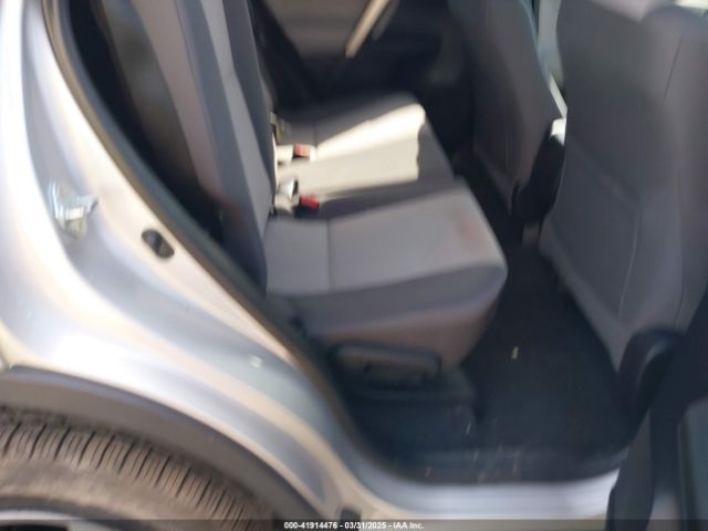 2T3BFREV4FW299531 Toyota RAV4 LE