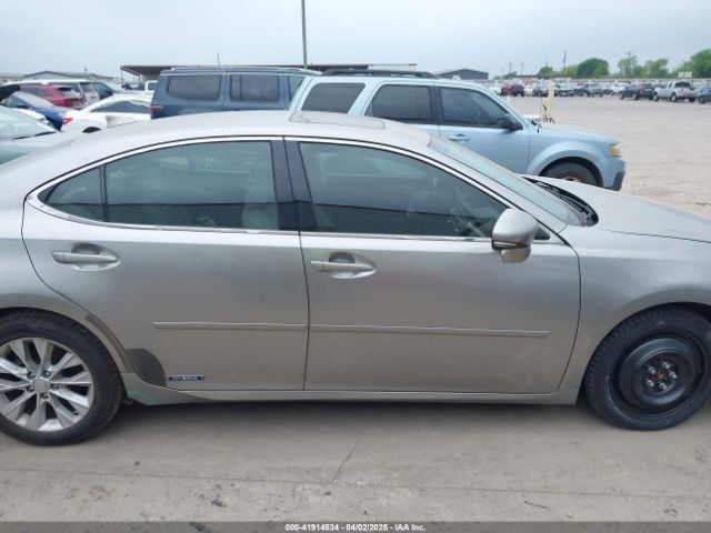 JTHBW1GG9F2099445 Lexus ES 300H