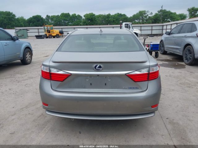 JTHBW1GG9F2099445 Lexus ES 300H