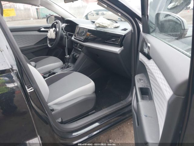 3VVCX7B22NM000734 Volkswagen Taos 1.5t S