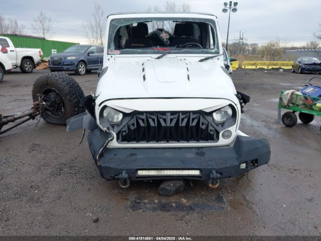 1C4BJWEG5FL518191 Jeep Wrangler Unlimited Sahara
