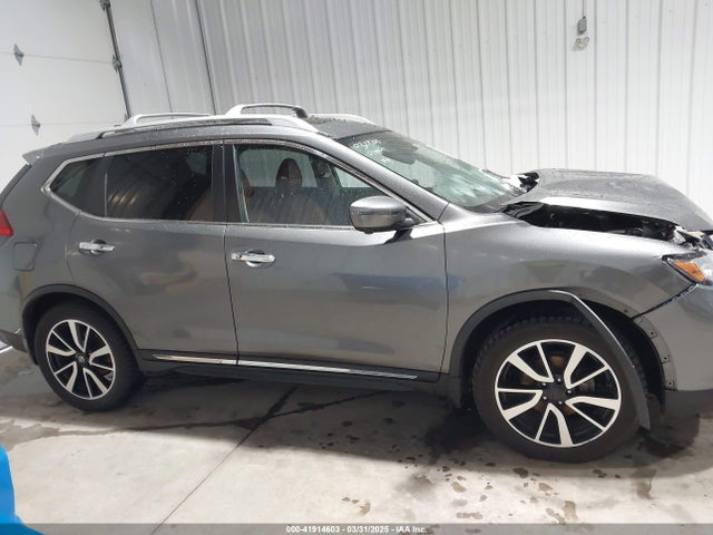 JN8AT2MT0HW150120 Nissan Rogue Sl