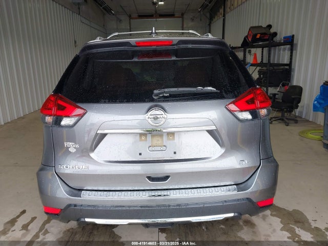 JN8AT2MT0HW150120 Nissan Rogue Sl