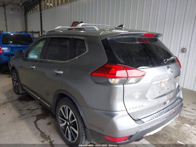 JN8AT2MT0HW150120 Nissan Rogue Sl