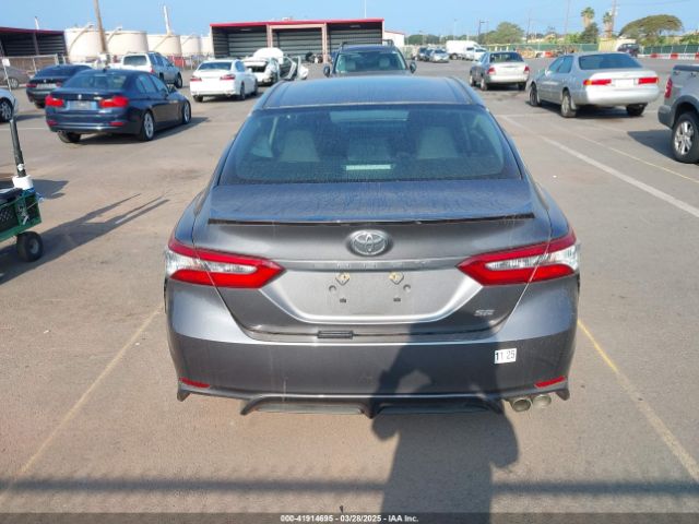 4T1B11HK1JU650382 Toyota CAMRY SE