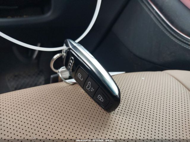 WA1LVBF7XSD010250 Audi 55 tfsi