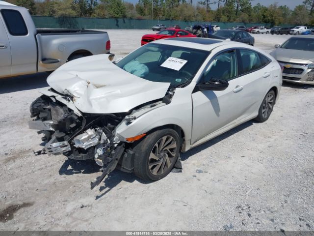 2018 HONDA CIVIC 2HGFC2F77JH575261 Photo 1