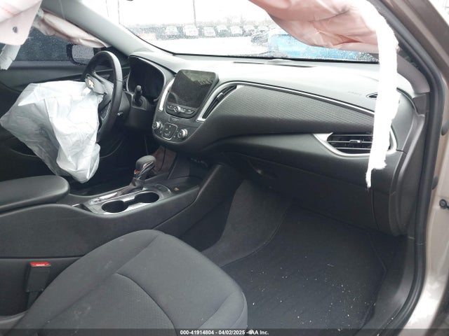 1G1ZG5STXNF207709 Chevrolet Malibu Fwd Rs