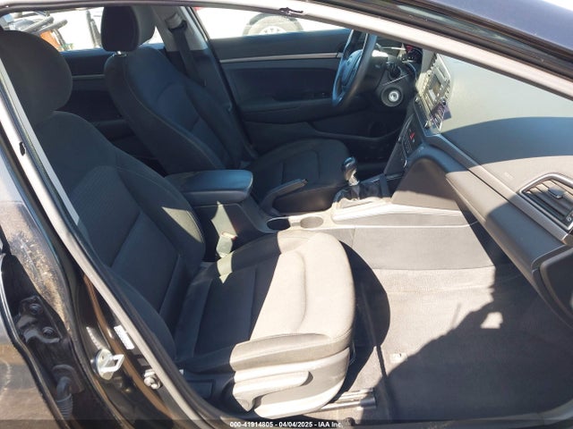 KMHD74LFXJU608473 Hyundai ELANTRA SE