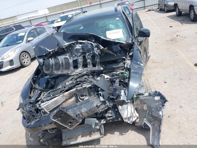 1C4PJLCX6JD606158 Jeep Cherokee Latitude Fwd