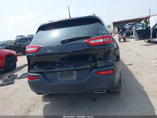 1C4PJLCX6JD606158 Jeep Cherokee Latitude Fwd