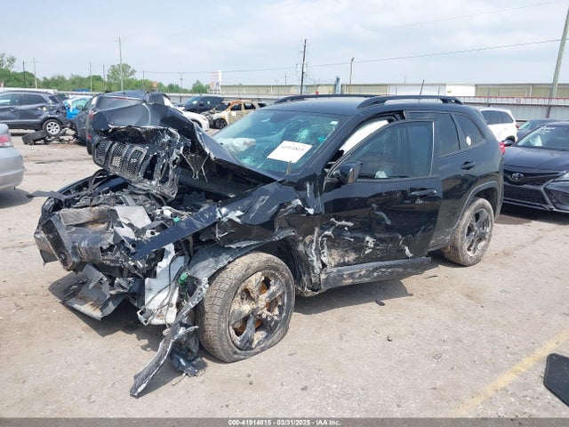 1C4PJLCX6JD606158 Jeep Cherokee Latitude Fwd