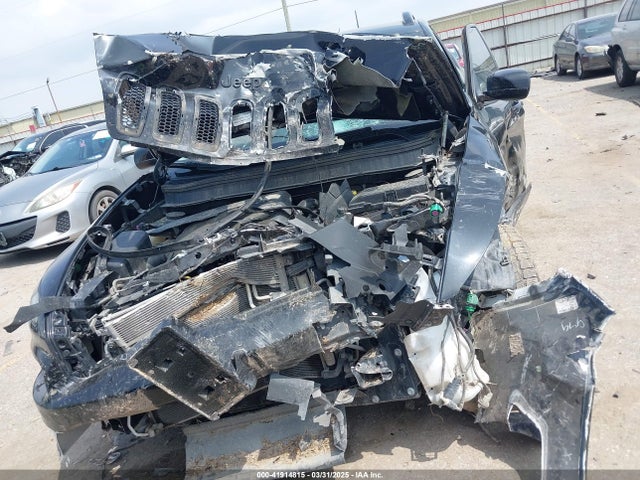 1C4PJLCX6JD606158 Jeep Cherokee Latitude Fwd
